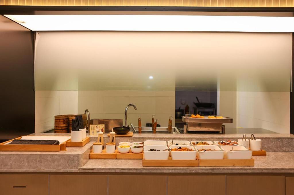 Ji Hotel Shanghai Xujiahui Eksteriør bilde